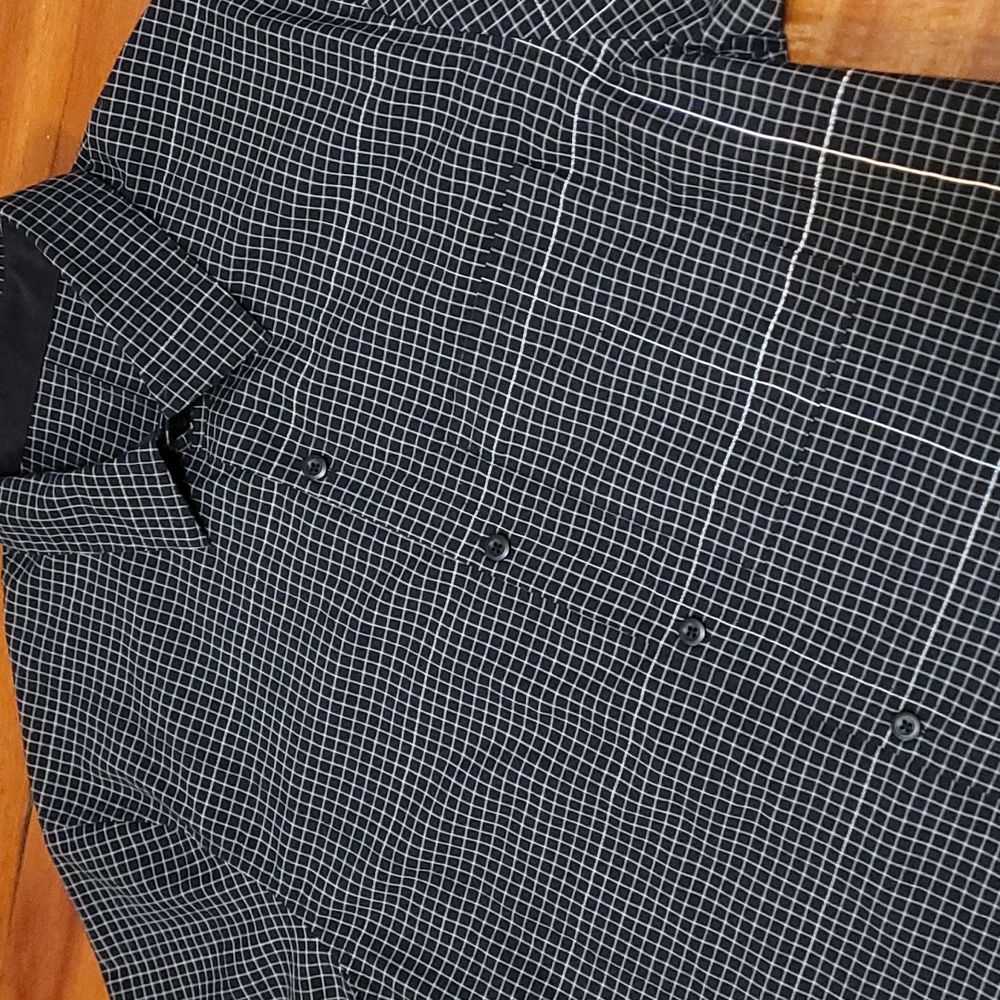 Lululemon Reflective SS Button Down - Picture 2 of 6